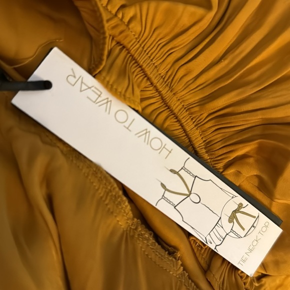 HOUSE OF HARLOW 1960 Gold Satin Long Sleeve
Ruched‎ Cropped Top NWT size M Sexy - Picture 9 of 13